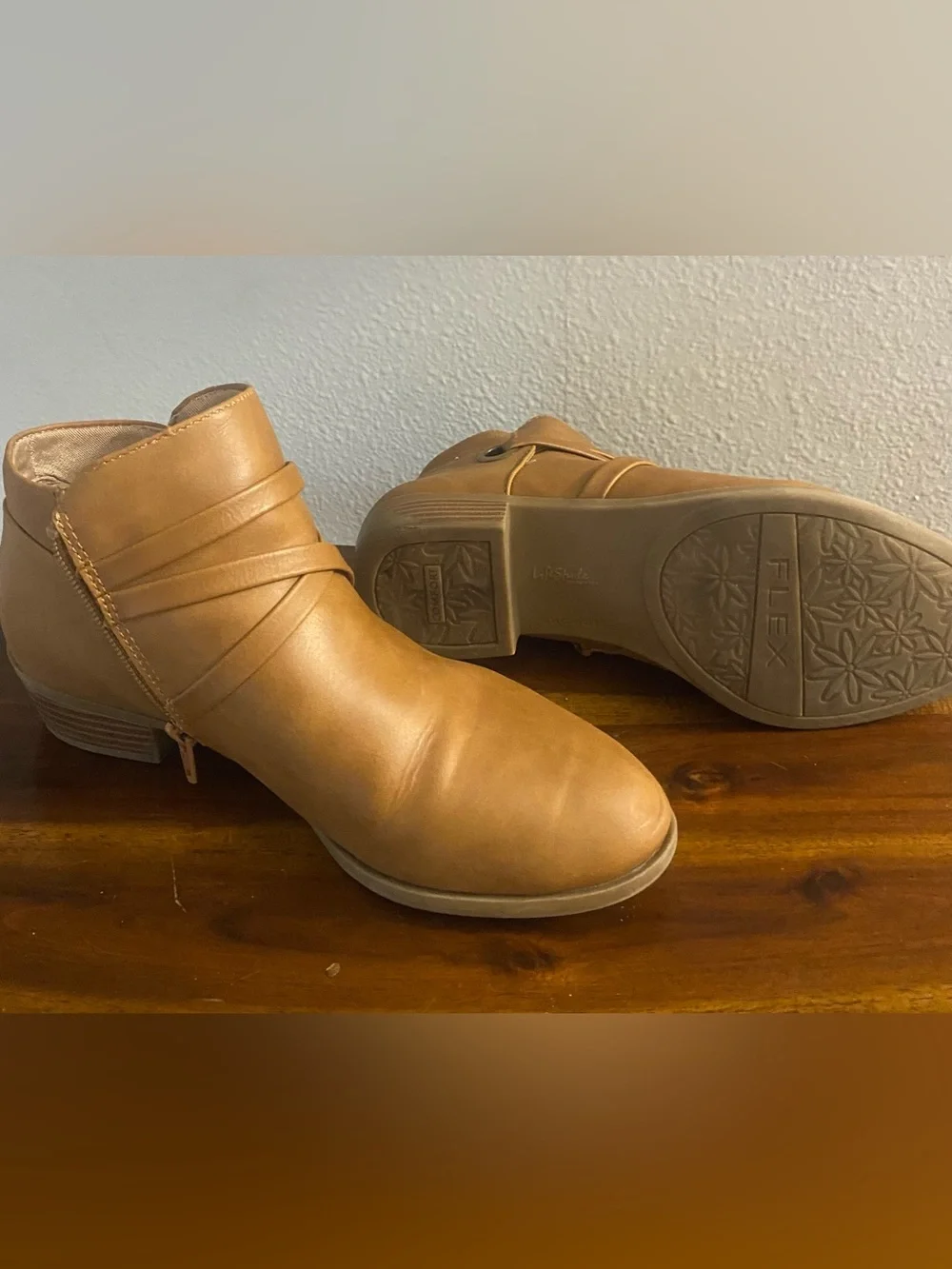 LifeStride Amara ankle booties with crisscross straps